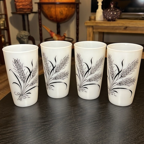4 VTG Hazel Atlas Milk Glass Farmhouse Wheat Design Tumblers Drinking Glasses - Picture 3 of 10